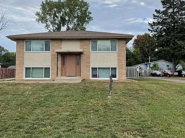 585 78th Ave NE, Spring Lake Park, MN 55432