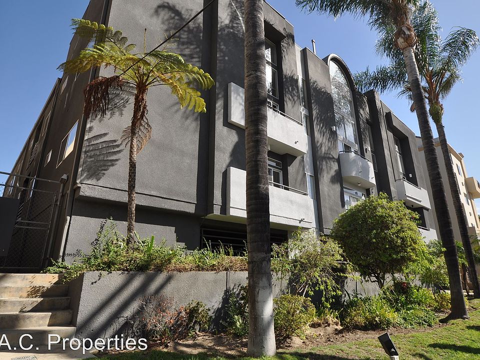 1st image of 11315 Moorpark St APT 207