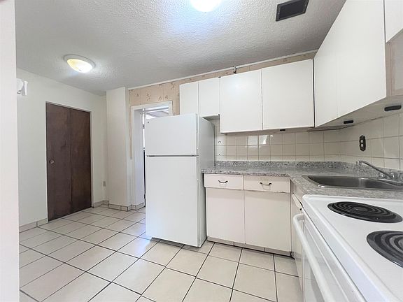 4th image of 2249 Cornwall St #920298