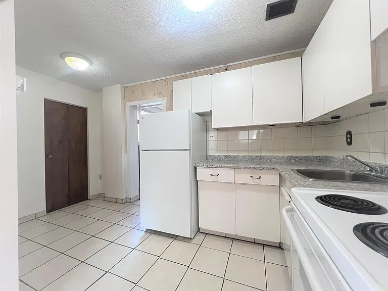 2249 Cornwall St — Photo 9