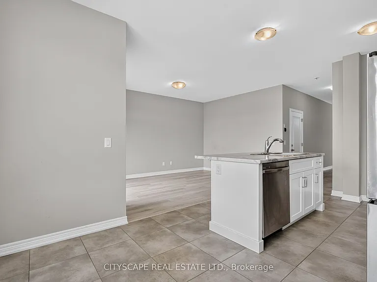 27 Lamb Cres — Photo 17