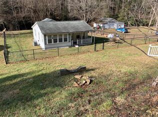 8919 Paint Creek Rd, Scarbro, WV 25917