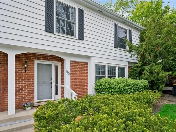 1701 Colonial Ln, Northfield, IL 60093