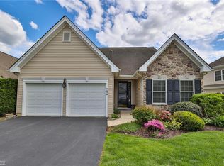 49 Edinburgh Dr, Easton, PA 18045