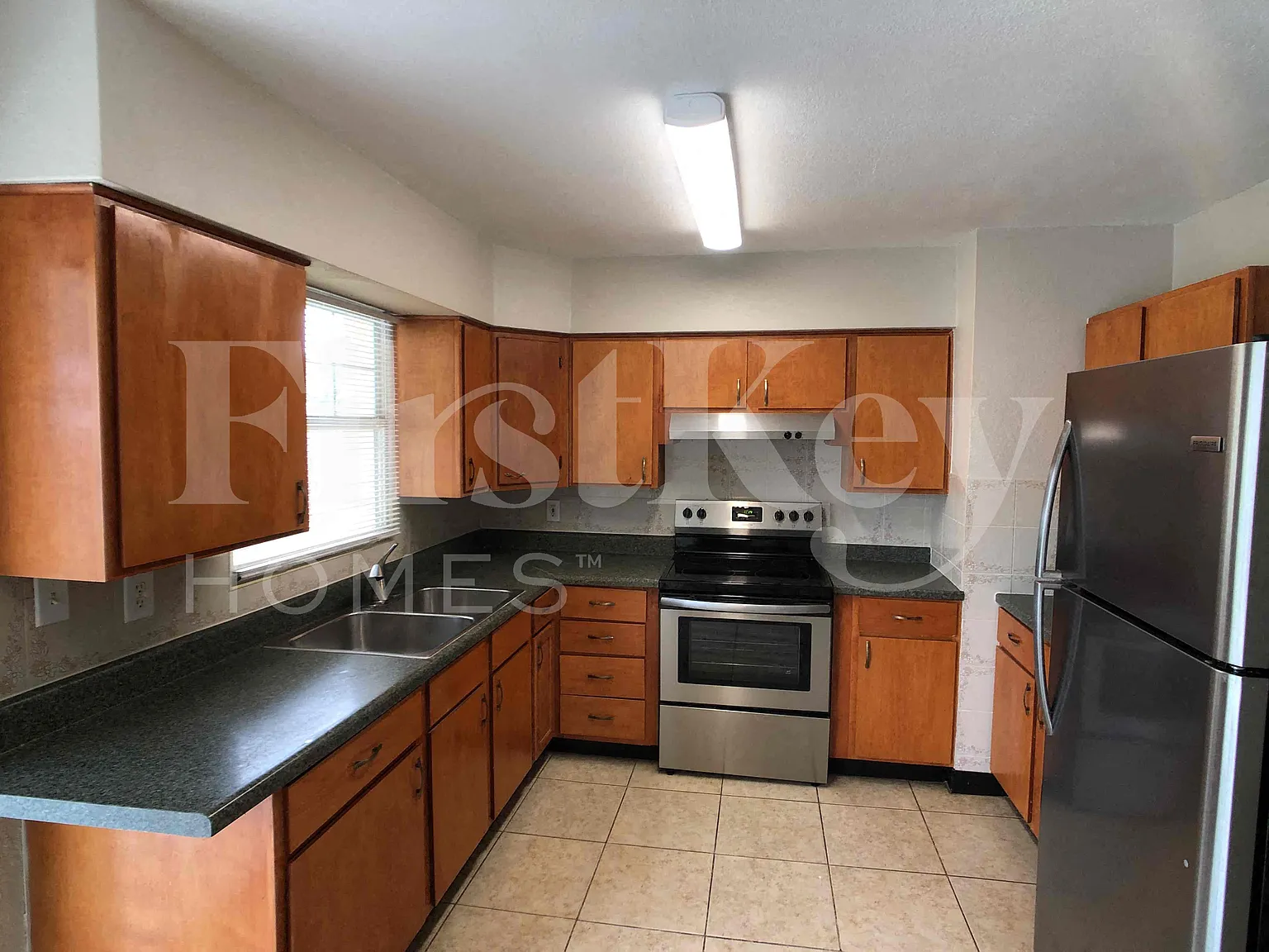 3 bed, 2.0 bath, 1233 sqft, $2,675 — Photo 4