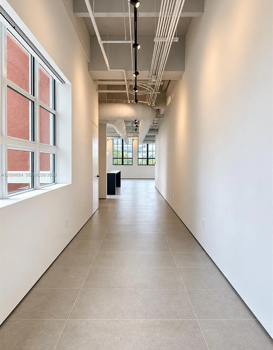 Parc Lofts Condo — Photo 3