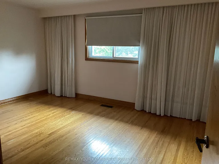 391 Glen Park Ave #UPPER — Photo 9