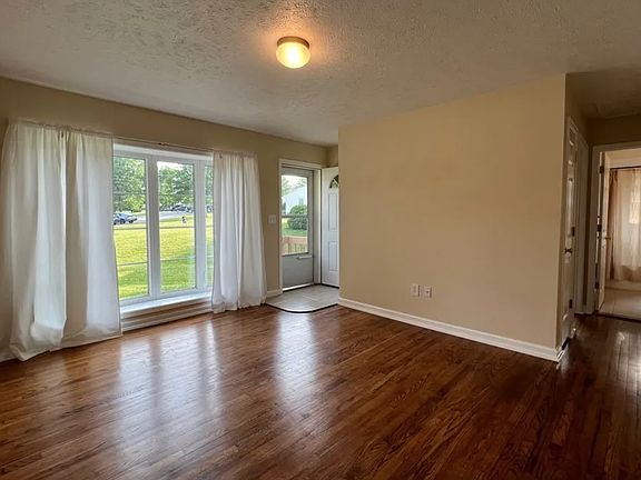 5th image of 438 North St APT 1