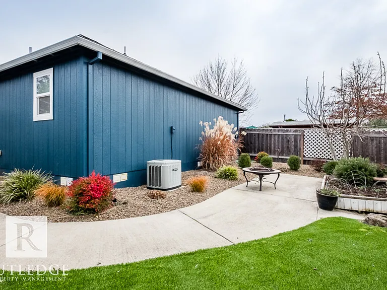 1013 Hope Dr — Photo 26