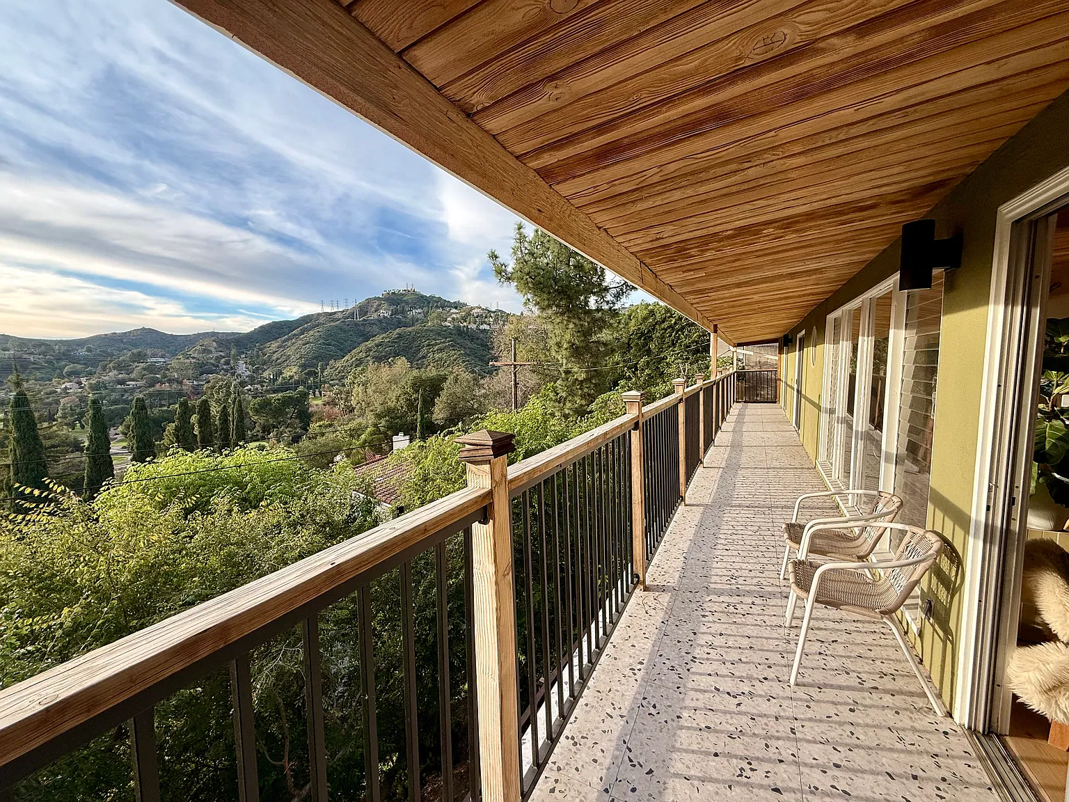 Buckingham Rd, Glendale — Photo 1