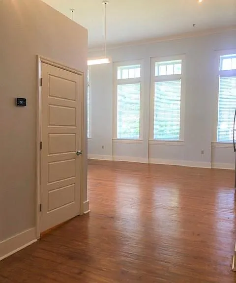 715 Sherman St #1 — Photo 2
