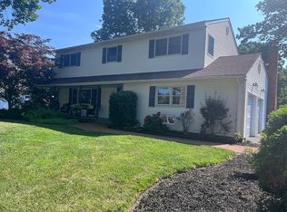 11 Sunhill Rd, Nesconset, NY 11767