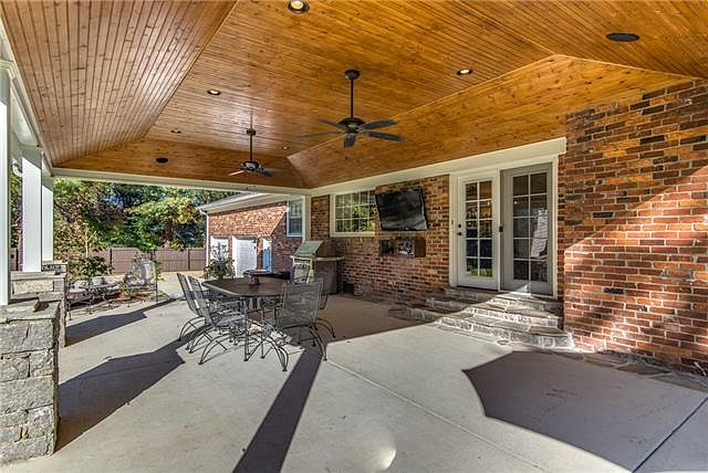 2nd image of 1423 Dozier Ct
