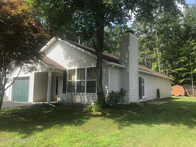 2nd image of 204 Meadowlark Drive