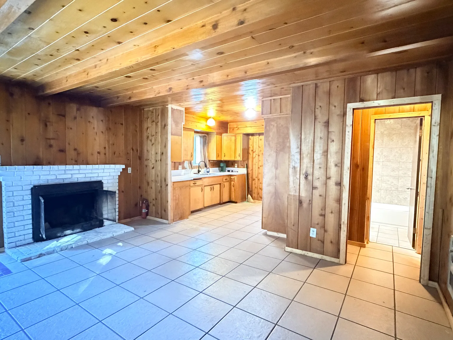 3 bed, 1526 sqft, $2,100 — Photo 4
