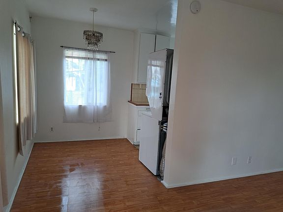 3rd image of 630 Westbourne Dr APT C