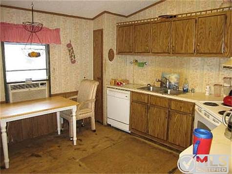 5th image of 15684 Hwy 31 W