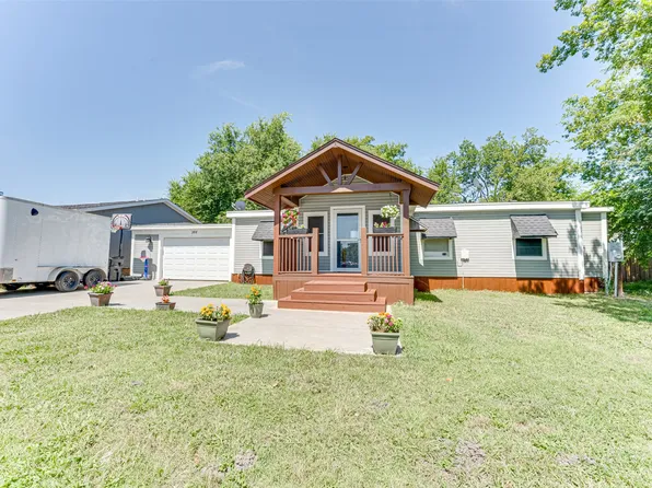 166 Wooded Creek Ln, Farmersville, TX 75442
