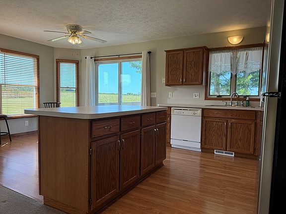 4th image of 1558 Cinnamon Dr