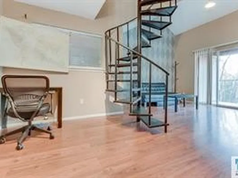 1840 Burton Dr — Photo 4