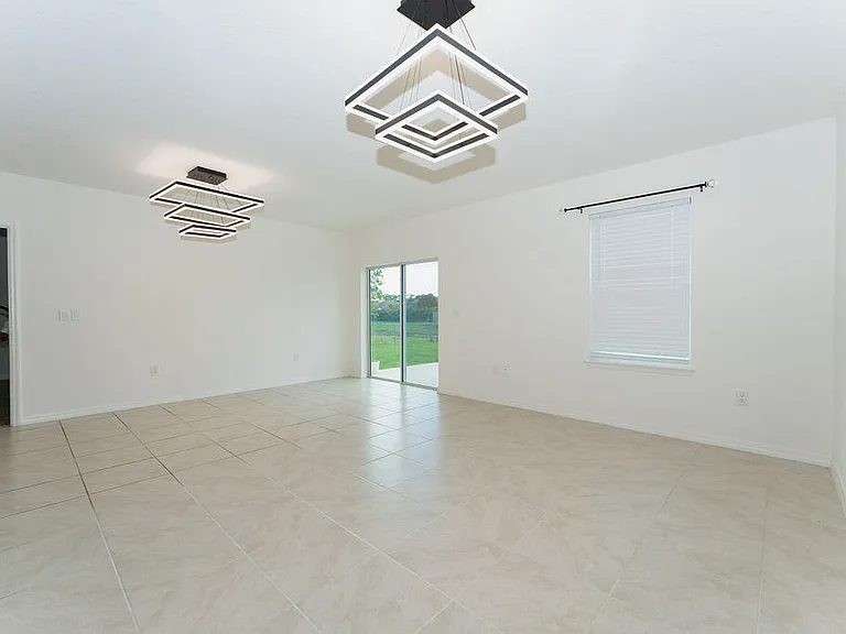 138 SW Carter Ave — Photo 14