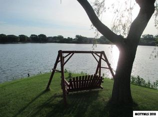 1060 Briarstone Dr, Mason City, IA 50401