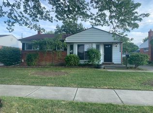 21224 Briarcliff St, Saint Clair Shores, MI 48082