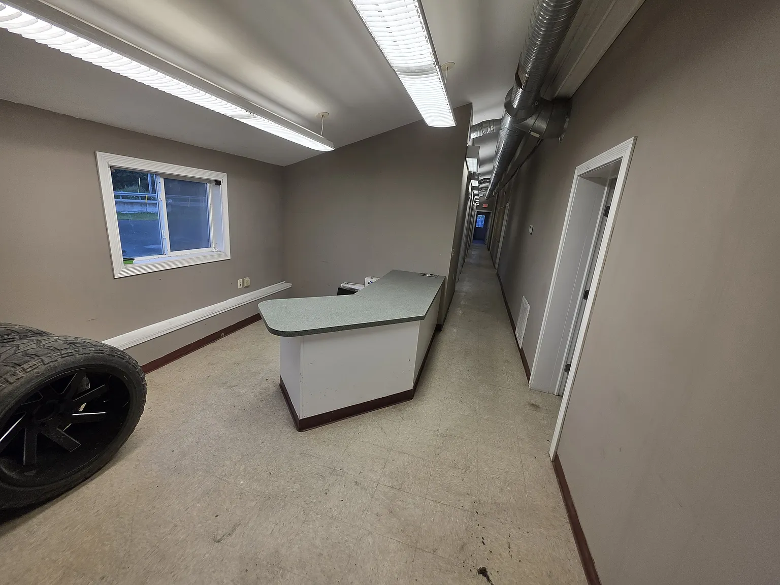 5 bed, $1,000 — Photo 1