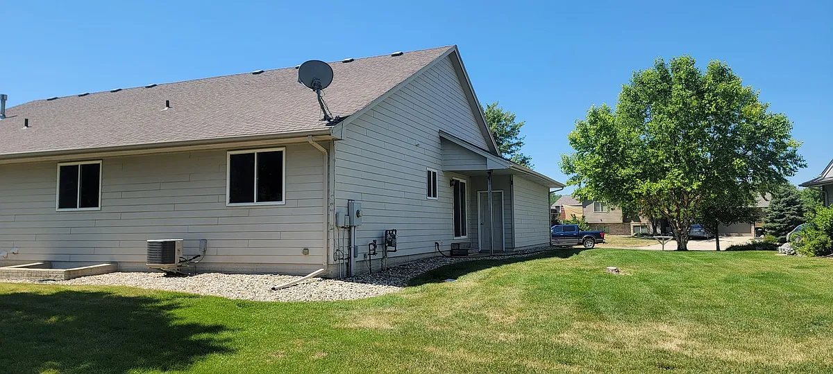 Building Photo - 5006 S Baneberry Ave