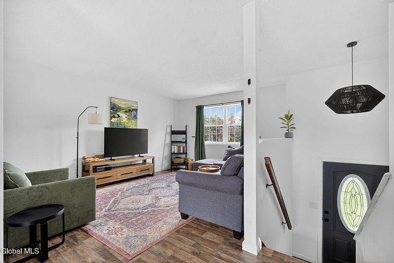 3rd image of 100 Sisson Road