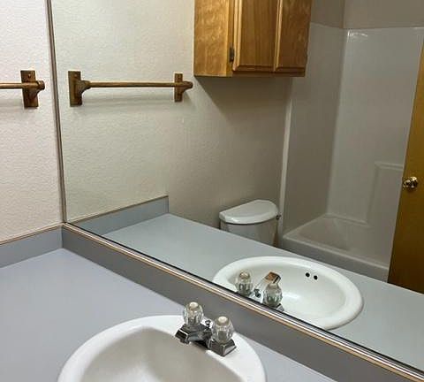 5th image of 901 Rebecca Dr