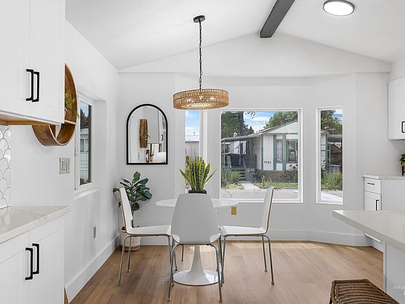 5th image of 7062 W Royal Glen Ln