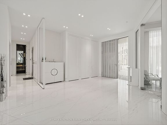 4th image of 8 Cadmus Rd