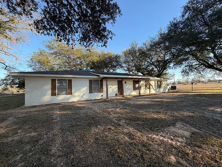 2529 State Highway 11 W — Photo 3