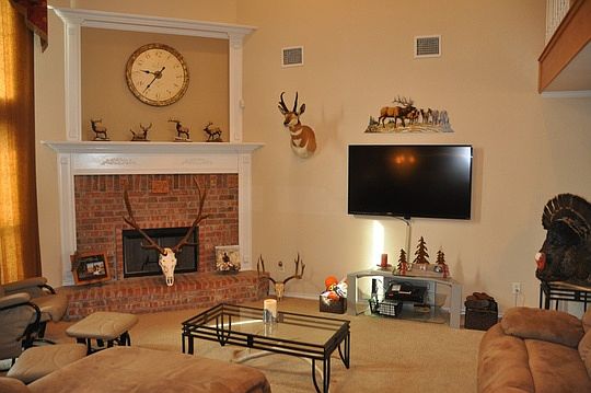 3rd image of 1212 Thistle Park