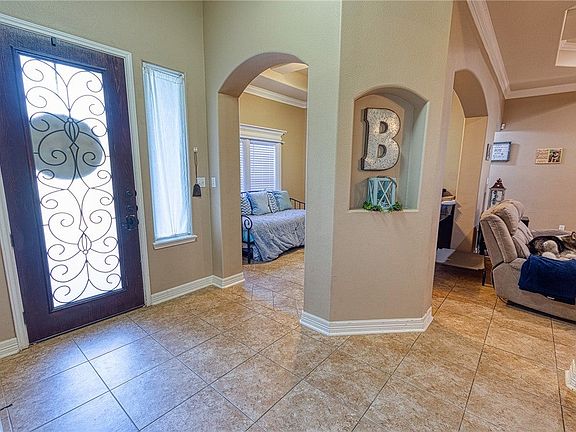3rd image of 2546 Retta Dr