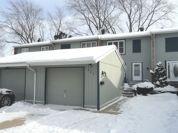 223 Millcreek Ln, Bloomingdale, IL 60108