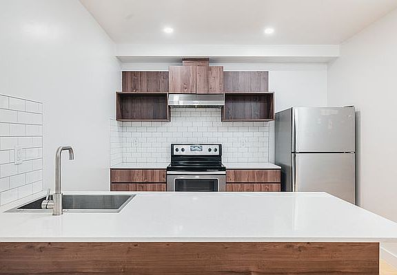 4th image of 379 Harman St APT 3E