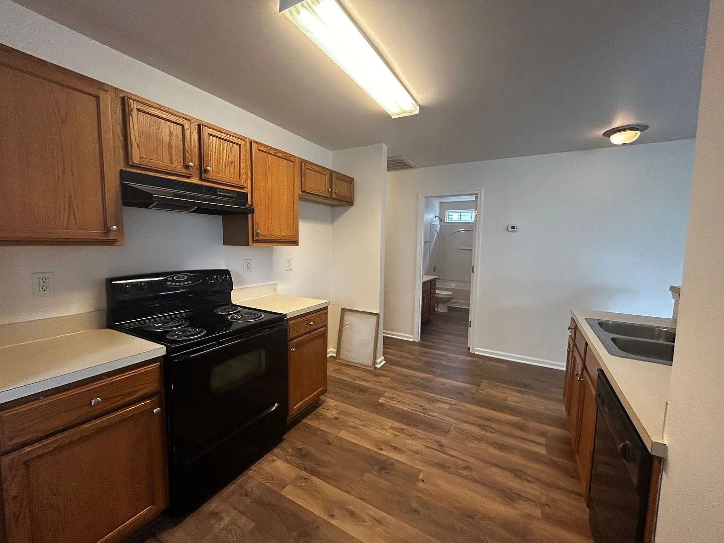 Beautiful 3 Bedroom Home in Kyli Glen! — Photo 3