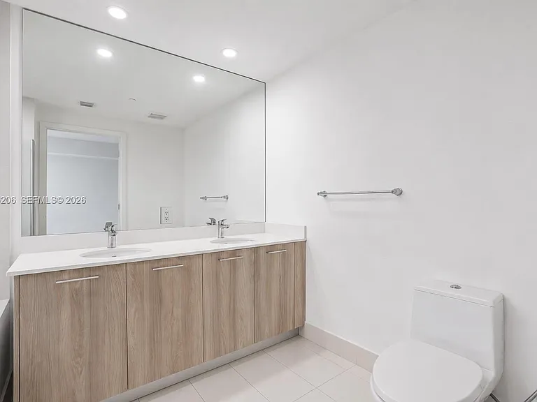 501 NE 31st St #3208 — Photo 24
