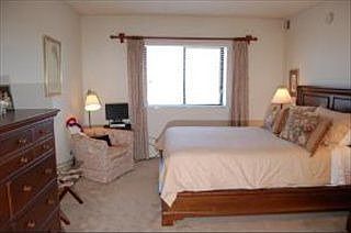 3rd image of 1 Bloomingdale Pl APT 808