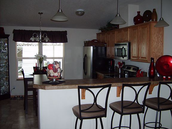 2nd image of 2453 Meadowlark Ln