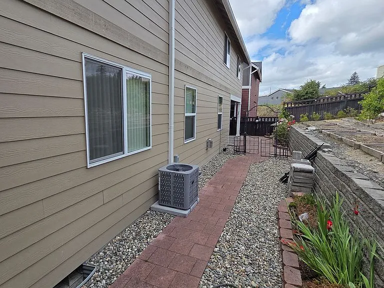 2524 Jacaranda Ave — Photo 40