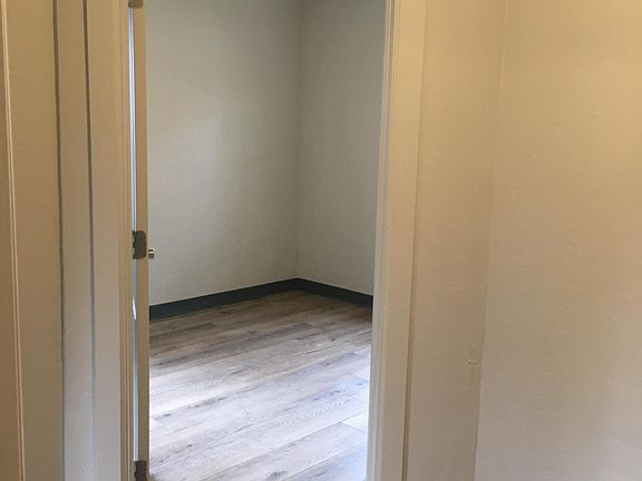 4th image of 613 N 2nd St