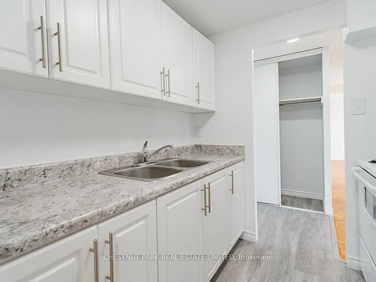 1060 Caven St #202 — Photo 6