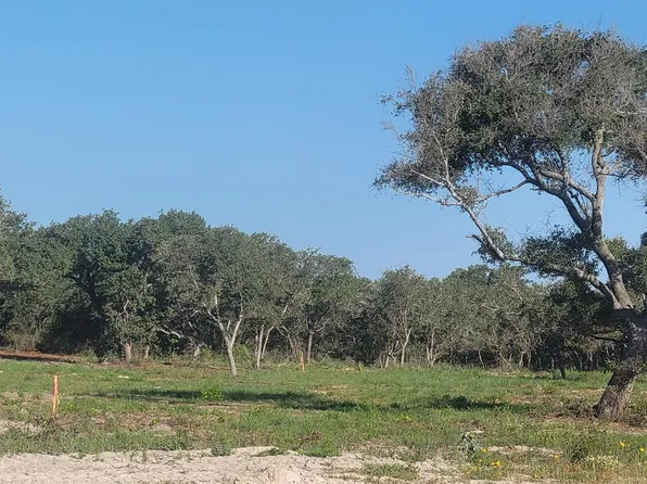 1232 S Terry St, Rockport, TX 78382