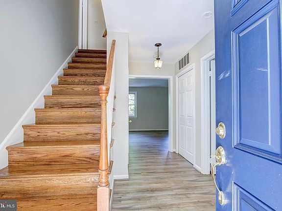 4th image of 632 Blossom Dr