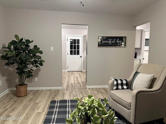 2nd image of 469 Saint Clair Ave