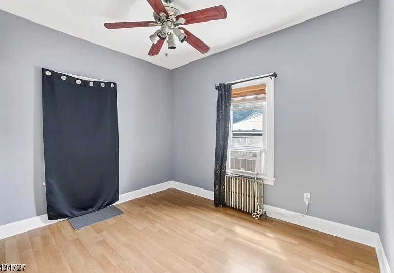 98 Youmans Ave — Photo 11
