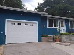 254 5th Ave, Gold Hill, OR 97525